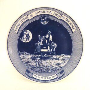 1969 VINTAGE 8.5” UNITED STATES MOON LANDING COLLECTIBLE PLATE